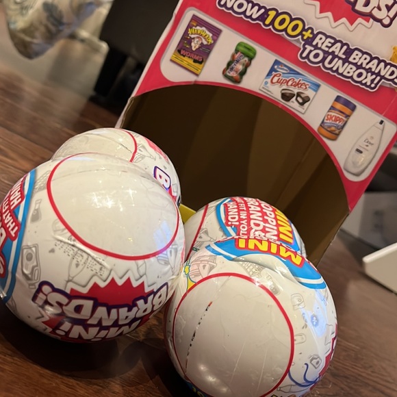 Unopened 4 back of mini brands suprises - Picture 2 of 3